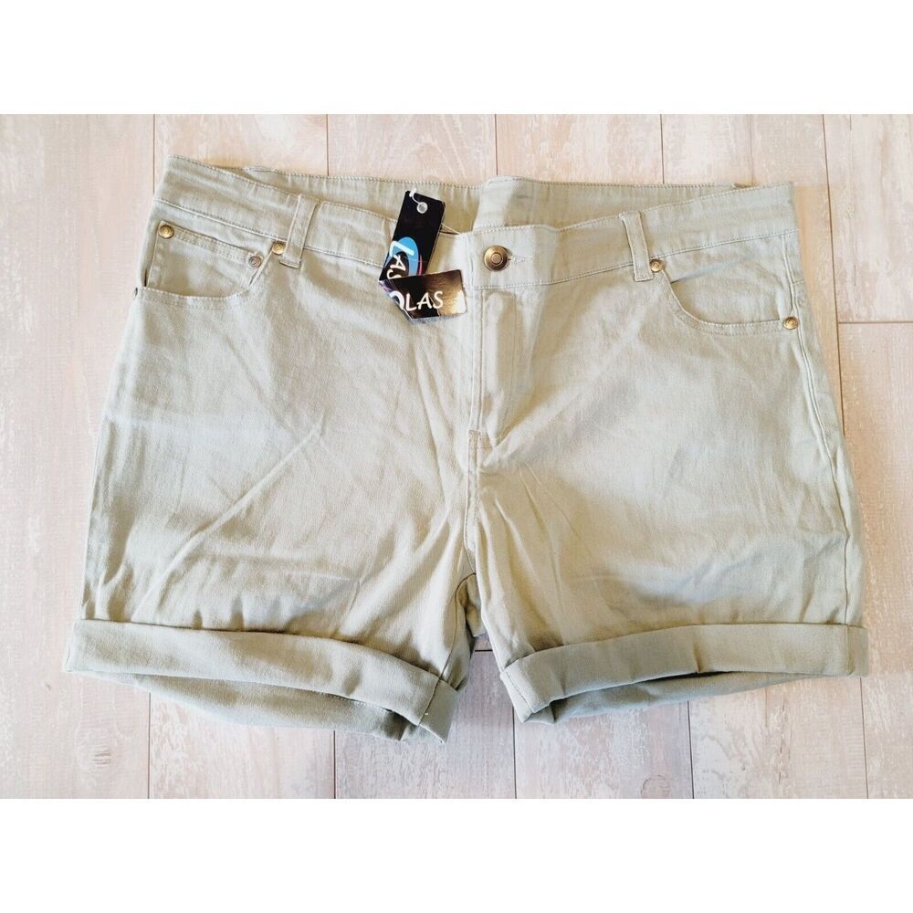 Las Olas 16 Women's Walking Cuffed Shorts Light Olive Green Pckts‎ Cuffed NWT